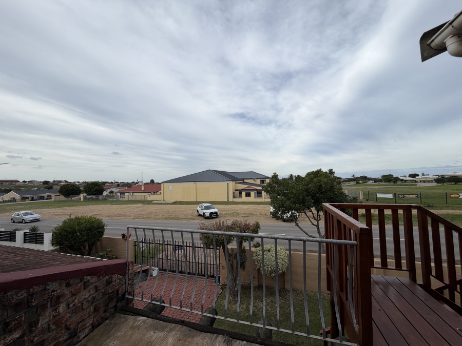 3 Bedroom Property for Sale in Wavecrest Eastern Cape